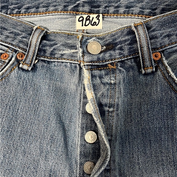 Y2K Levis 501 Jeans Size 33 Distressed Skater Streetwear Grunge - Picture 2 of 12